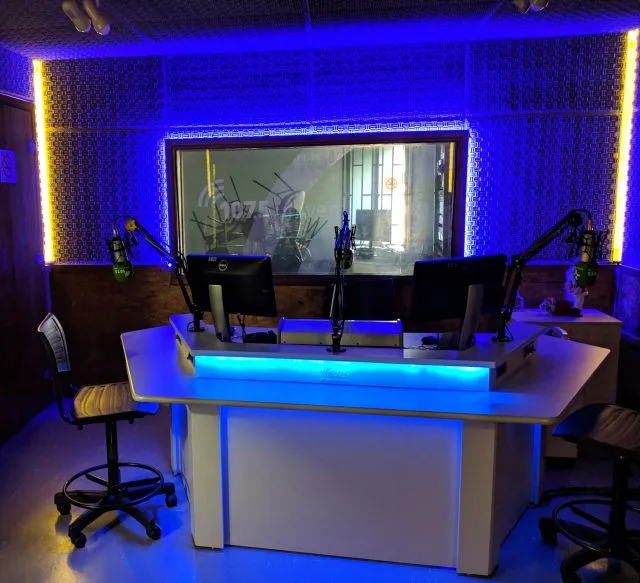 Rádio Universitária FM de Uberlândia Celebra 40 Anos com Novos Programas, Transmissor Mais Potente e Transmissões ao Vivo