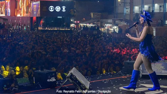Solange Almeida e João Gomes chamaram atenção na abertura do São João de Campina Grande