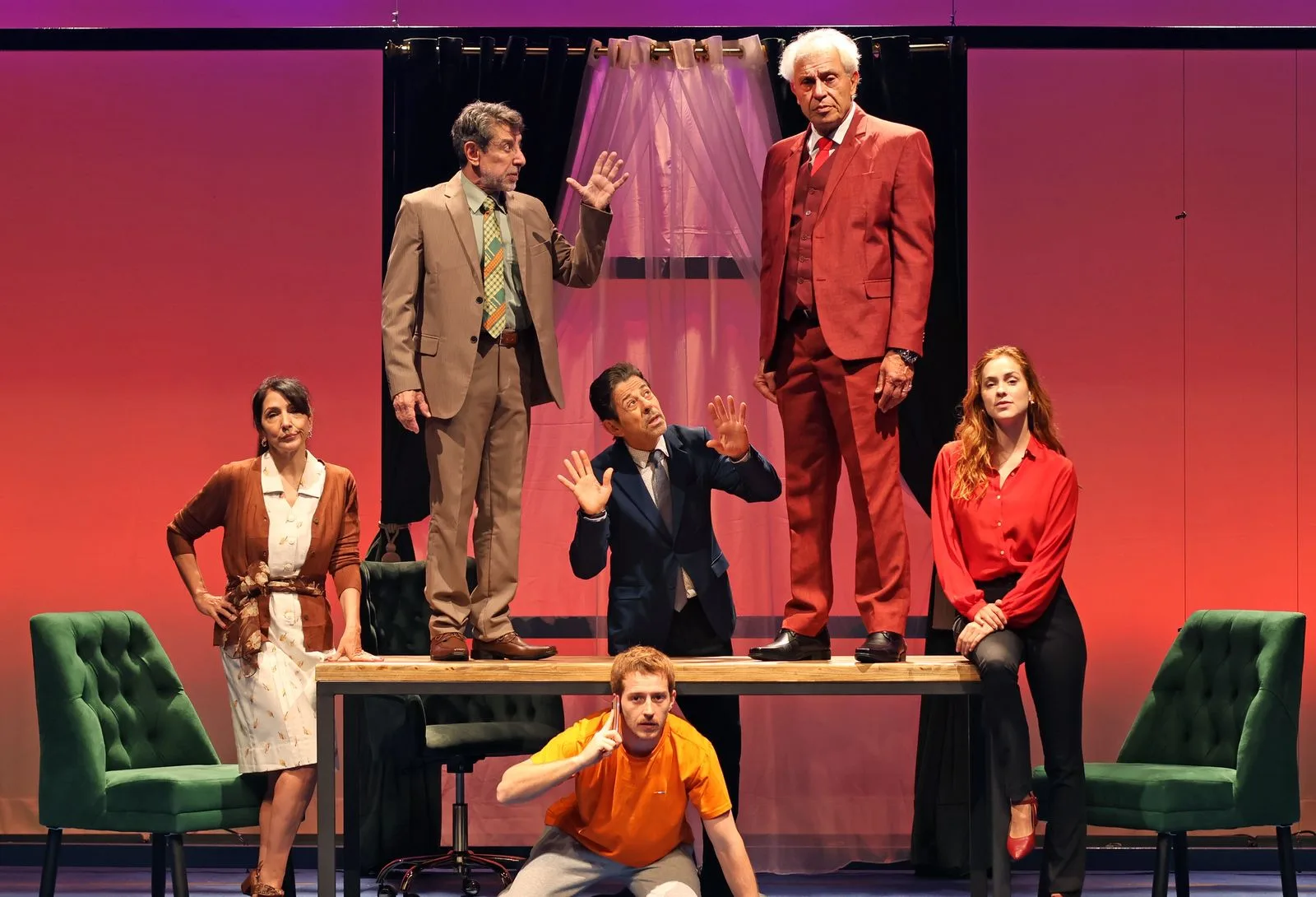 Clássico de Juca de Oliveira, nova montagem de ‘Caixa 2’ estreia , no Teatro das Artes