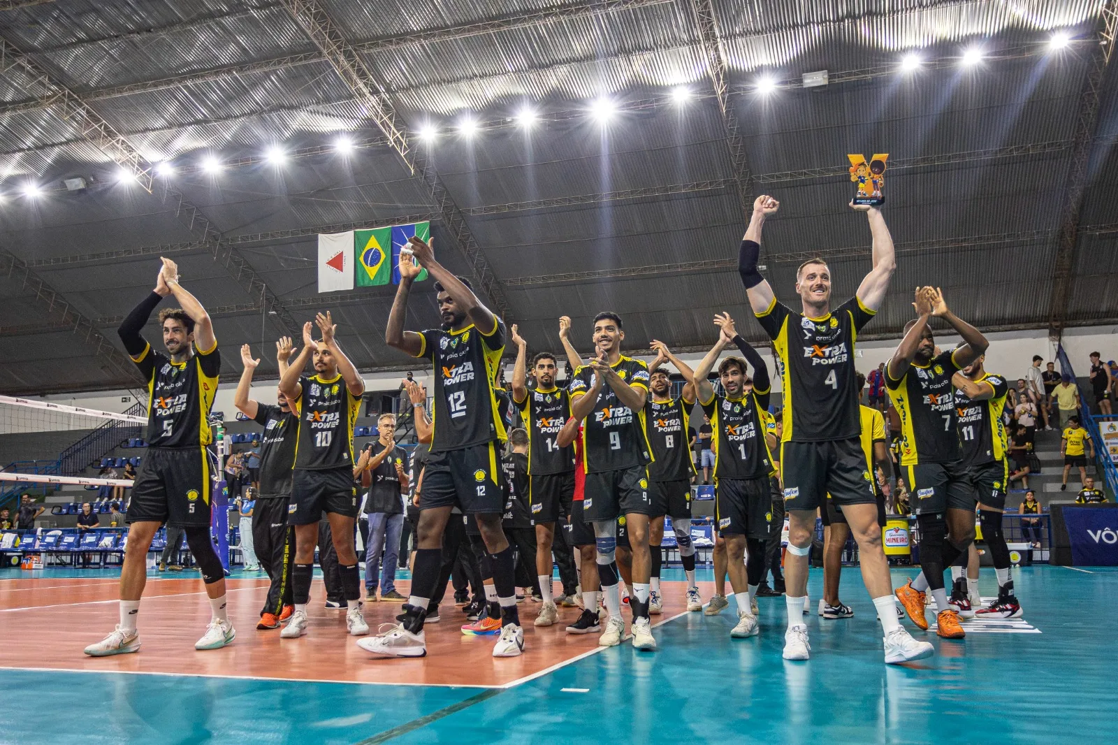 Praia Clube/Uberlândia Vôlei domina Guarulhos e garante vaga para a semifinal da Superliga