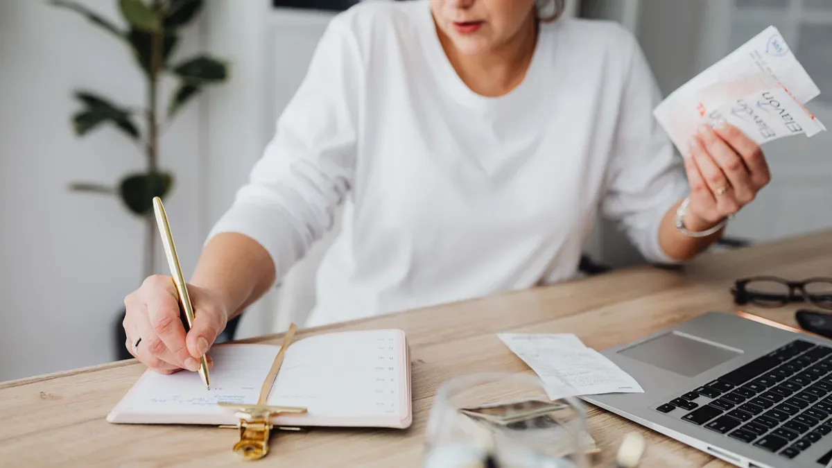 Como organizar as compras de fim de ano sem estourar o orçamento da casa