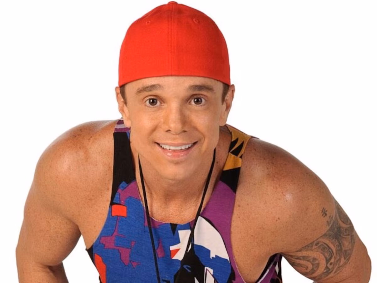 Cantor Netinho, um dos nomes mais conhecidos da axé music brasileira e intérprete do sucesso “Milla”