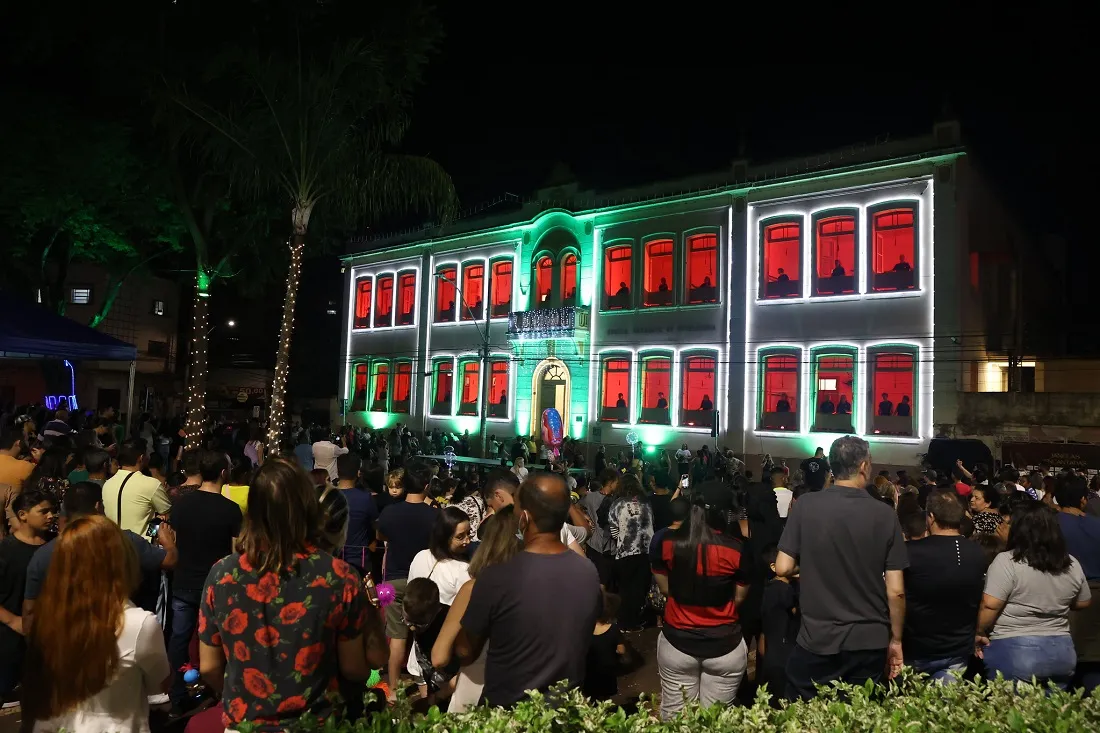 Janelas Encantadas celebra a chegada do Natal em Uberlândia