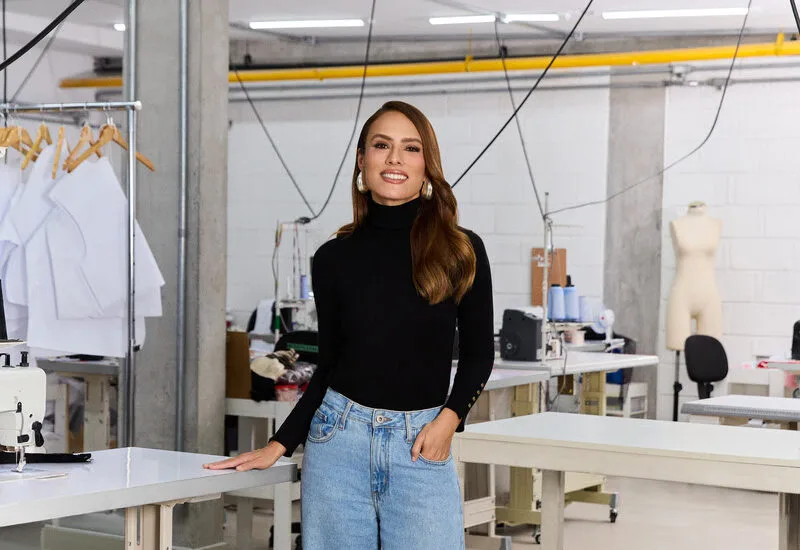 Marca fundada pela mineira Patricia Bonaldi promove ação especial na cidade e destina parte da renda ao Hospital do Câncer de Uberlândia